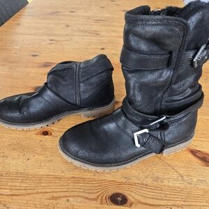 Roxy Black Faux-Suede Shearling Boot